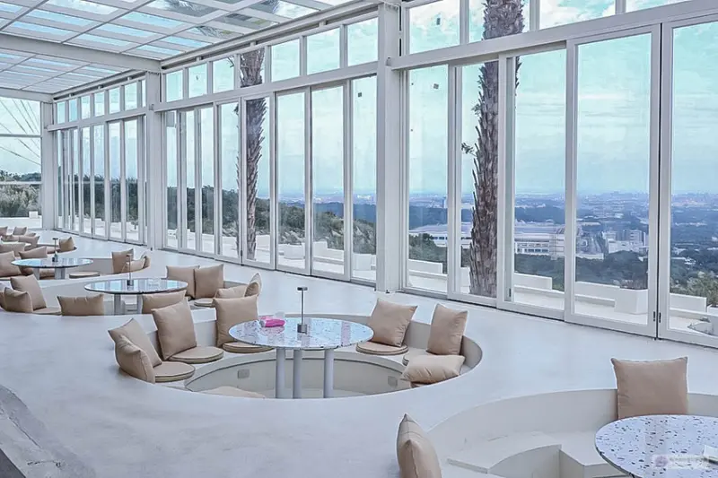 ▲桃園夜景異國風景觀餐廳推薦：夏夕夏景summer land /靜兒貪吃遊玩愛分享 提供、WalkerLand窩客島整理