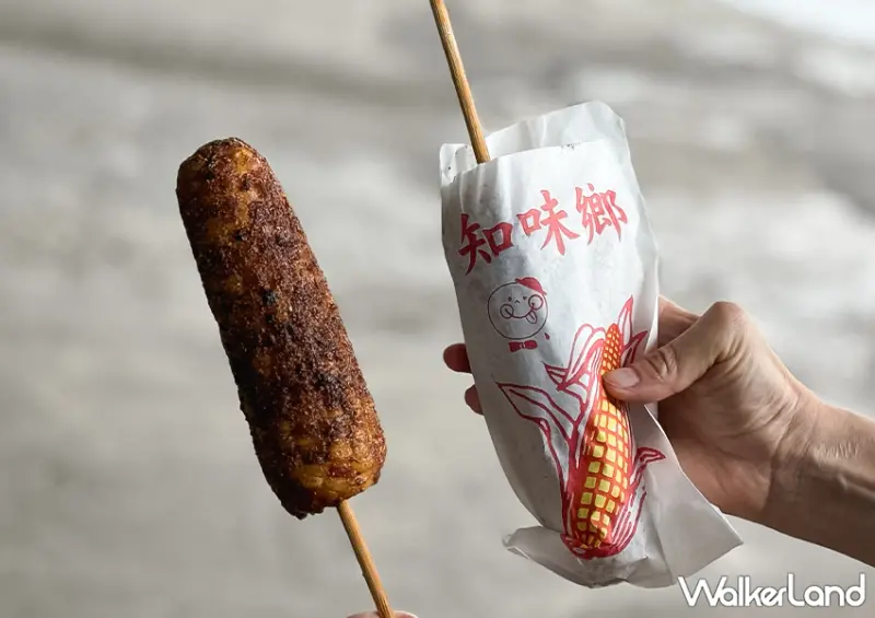 萬里美食推薦！北海岸必吃美食 知味鄉玉米 一支破百、網友喊貴，假日照樣天天要排隊。