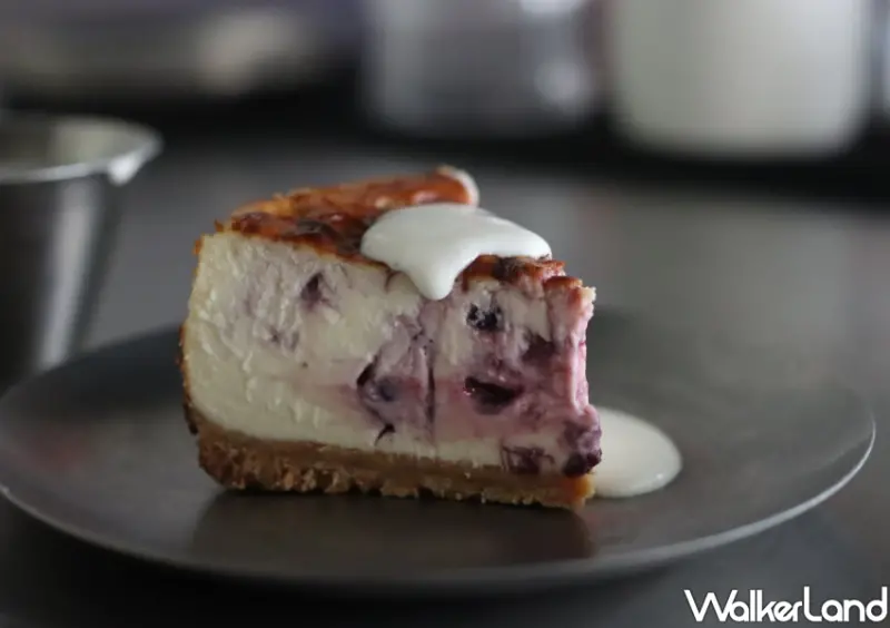 ▲來自台中的「碧月」以藍莓巴斯克驚艷全場 / 誠品南西夢幻甜點店 提供、WalkerLand窩客島整理