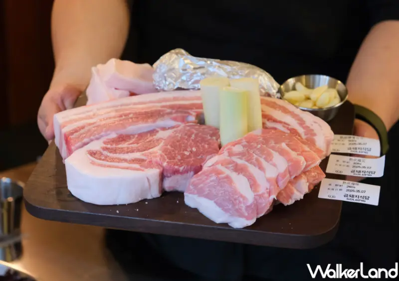 ​​​​​​​▲金豬食堂台北店開幕前30組入場，可獲得金豬免排金卡 / WalkerLand窩客島 鄭雅之 拍攝​​​​​​​