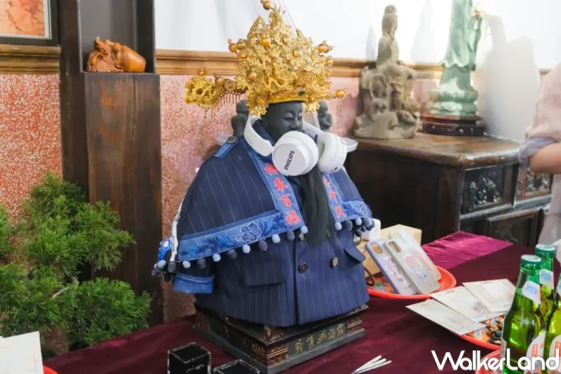 ▲2025台北霞海城隍文化節誕隍祭，城隍爺首次換上全新訂製西裝造型 / WalkerLand窩客島 張人尹 拍攝