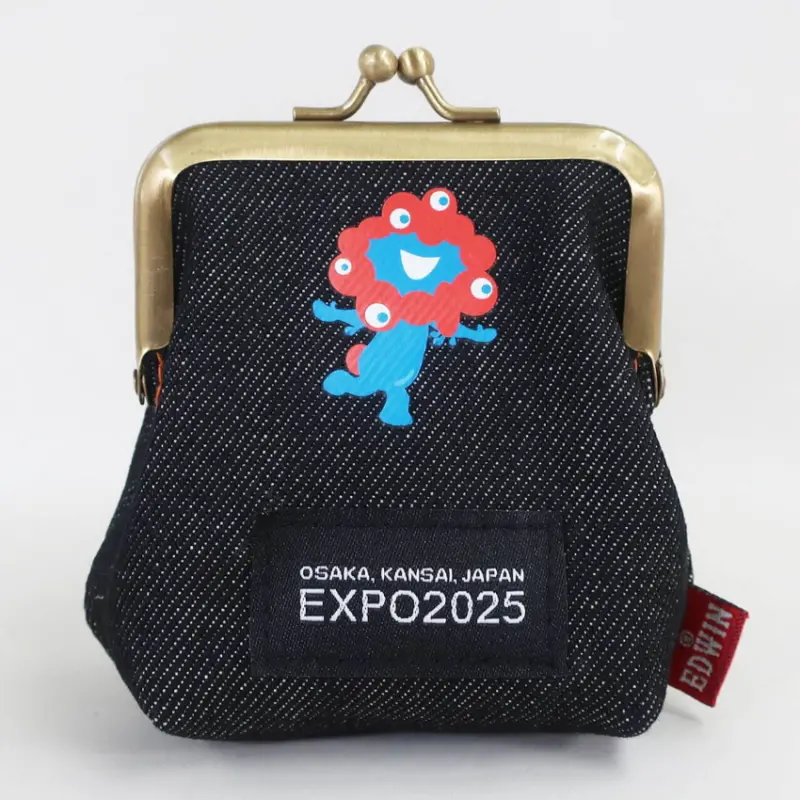 EDWIN聯名大阪關西世博會，推出丹寧絨毛玩偶及包包等周邊，會場限定發售。