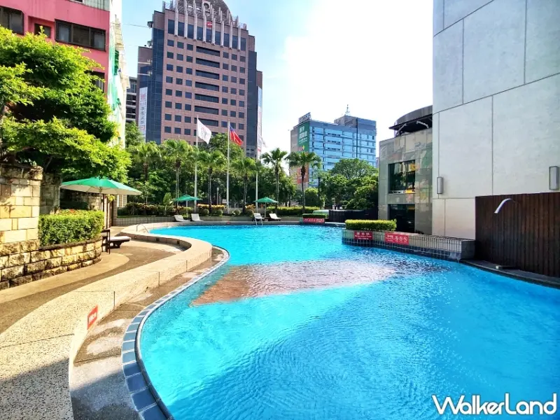 台中長榮住房買一送一！一泊二食每人最低2,500元，飯店控一定要搶。