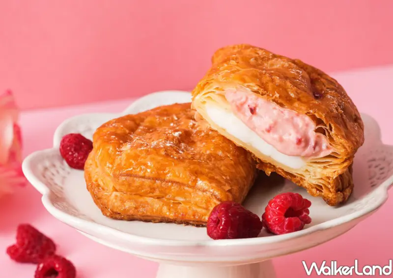 ▲全新「QQ麻糬派」則主打咀嚼系風味，以手工包入麻糬的千層派皮帶來外酥內Q的雙重享受/ beard papa’s 提供、WalkerLand窩客島整理