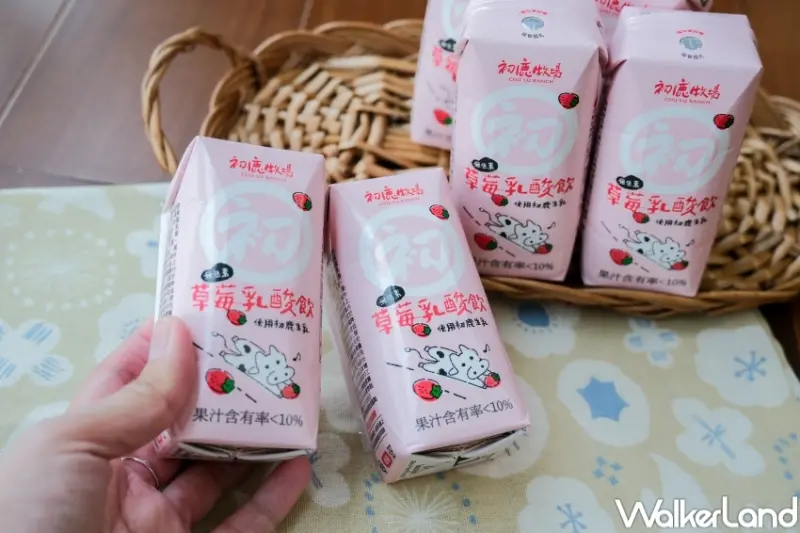 ▲初鹿牧場限定草莓乳酸飲，主打初鹿生乳搭配草莓與乳酸菌 / WalkerLand窩客島 張人尹 拍攝