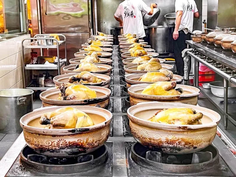 黃仁勳美食地圖曝光！18間餐廳從夜市小吃到私廚，台北爆紅美食。