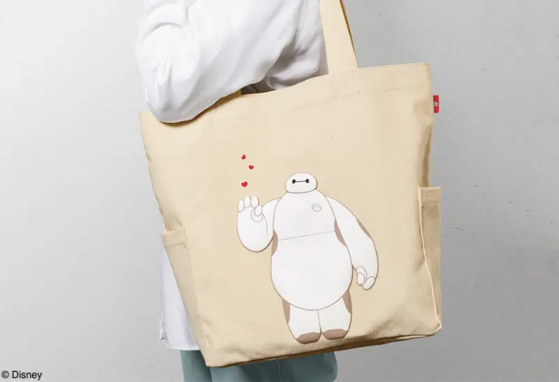 東京芭娜娜聯手迪士尼推出Disney SWEETS COLLECTION by 東京芭娜娜新作登場，療癒系杯麵蘋果蛋糕已開賣。