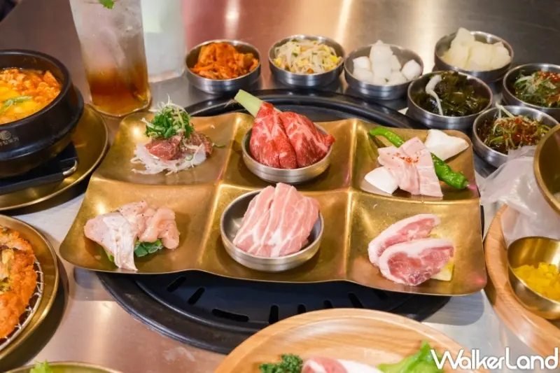 ▲王品金咕韓式烤肉牛豬套餐，都附上六宮格肉肉拼盤，牛、豬、雞、鴨一次端上桌 / WalkerLand窩客島 張人尹 拍攝