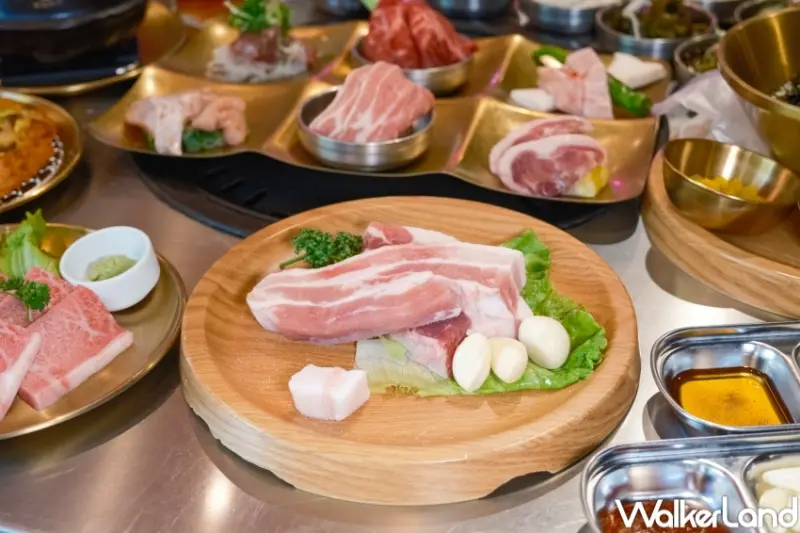 ​​​​​​​▲王品金咕豬五花三吃「金黃脆皮豬、罪惡濃起司、秘醬香脆脆」 / WalkerLand窩客島 張人尹 拍攝