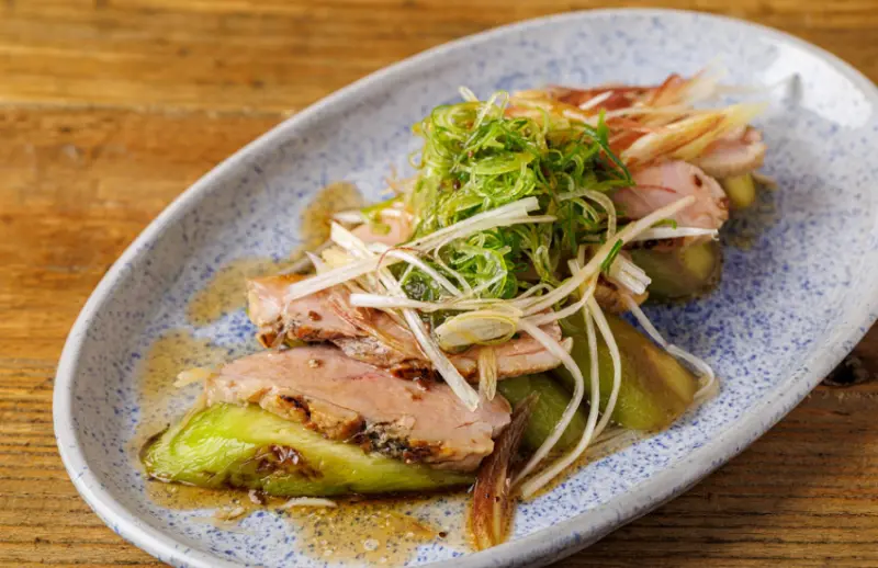 京都傳說中排隊3小時的炭燒親子丼復活了！丹波雞親子丼一吃就愛上。