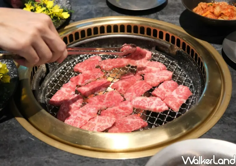 大巨蛋美食推薦！星宇燒肉店「星胡同」烤白鰻魚新套餐，燒肉 鰻魚五吃都有。