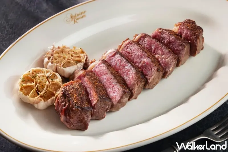 台北喜來登安東廳牛排再進化！頂級乾式熟成攜手經典「三味」技藝，演繹牛排新篇章。