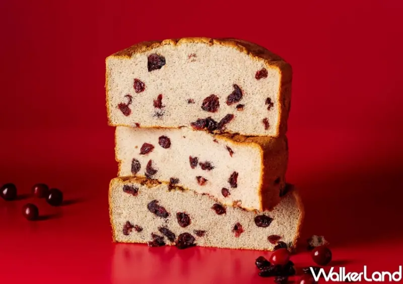 春上布丁蛋糕蔓越莓！春上布丁新品蔓越莓蛋糕，吃蛋糕送優鮮沛蘋果蔓越莓汁免費喝。