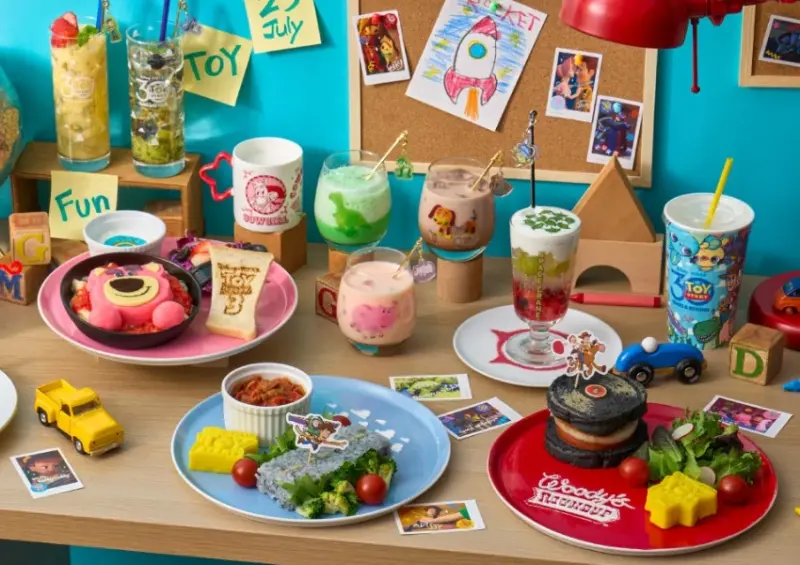 玩具總動員30週年咖啡廳！熊抱哥焗烤超Q，東京、名古屋、大阪都有、預約方式一次看。