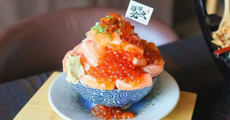 新竹竹北美食7間推薦！爆量系生魚片丼 黑金滷肉飯，竹北必吃美食全收。