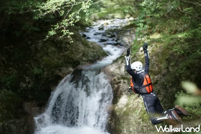 廣島夏日避暑全攻略！瀑布探險、花海合影與溫泉療癒打造日本清涼旅行。