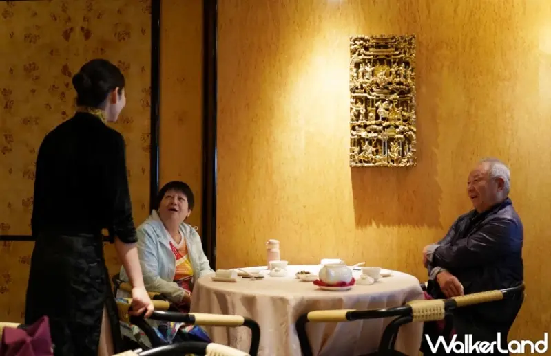 以麗星郵輪探索星號為家！絲路花舞中餐廳經理时芳林，十年航程築起海上歸屬感。