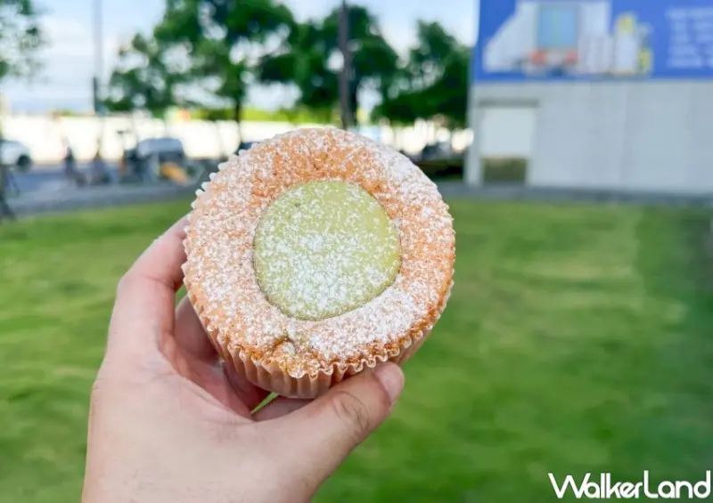 好市多開心果蛋糕！好市多新品開心果迷你戚風蛋糕，內外爆餡開心果醬必吃。