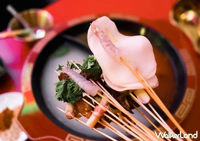 台北麻辣鍋推薦！嗯雞刀串串香 每串10元、營業到凌晨5點，宵夜火鍋餐廳首選。