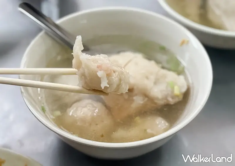 基隆美食推薦！老店豆干包 才不是阿給，銅板價菜單CP值高、米粉炒口感超Q。