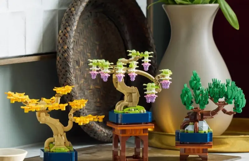 大人系樂高新品，不凋紫扶桑花、銀杏、紫藤盆栽等療癒系植物樂高新上市。