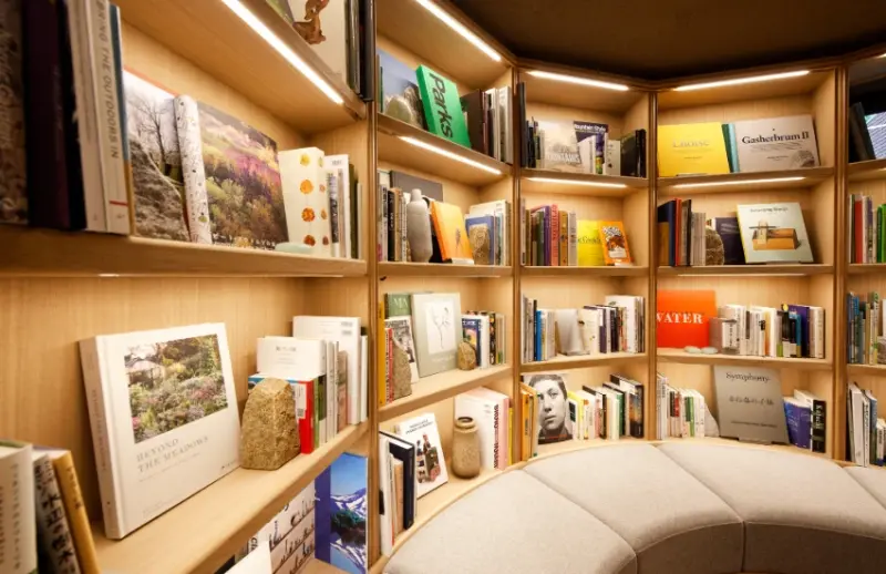 日本超人氣麵包店結合研發室、烘焙坊、咖啡廳於一體，複合型設施插旗山梨南八岳。