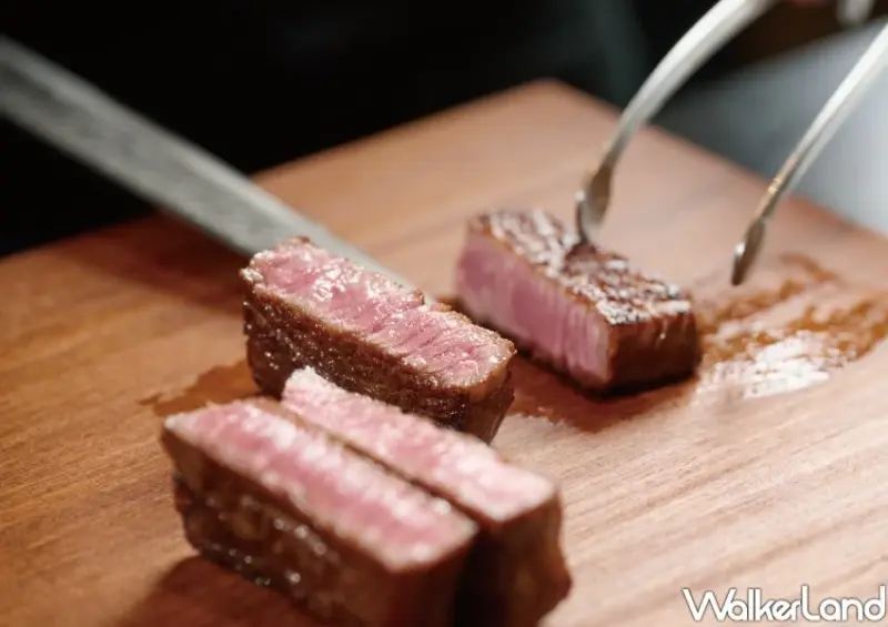 信義區午餐推薦！板前中山1880元午間A5和牛燒肉套餐，叫老闆請客。