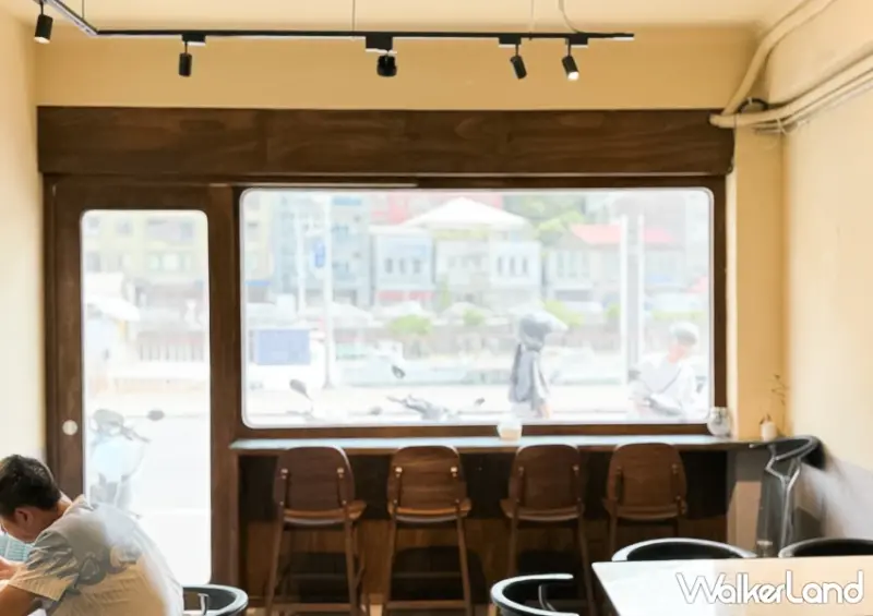 北海岸海鮮餐廳推薦！佃煮秋刀魚 爆卵香魚菜單必點，誇張到骨頭入口即化。