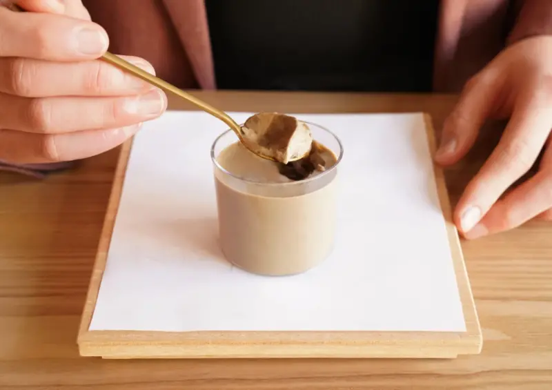 京都必買伴手禮！HOHO HOJICHA 焙茶專賣店必逛，焙茶奶凍首次亮相。