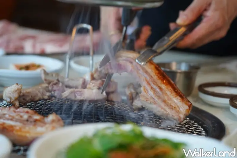 濟州島黑毛豬燒烤！Neulbom Heukdwaeji 30年濟州燒烤老字號，當地人也推薦。