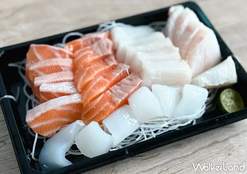 台北生魚片推薦！台北魚市場 濱江漁屋台 一盤只要200元，多種海鮮一次買齊。