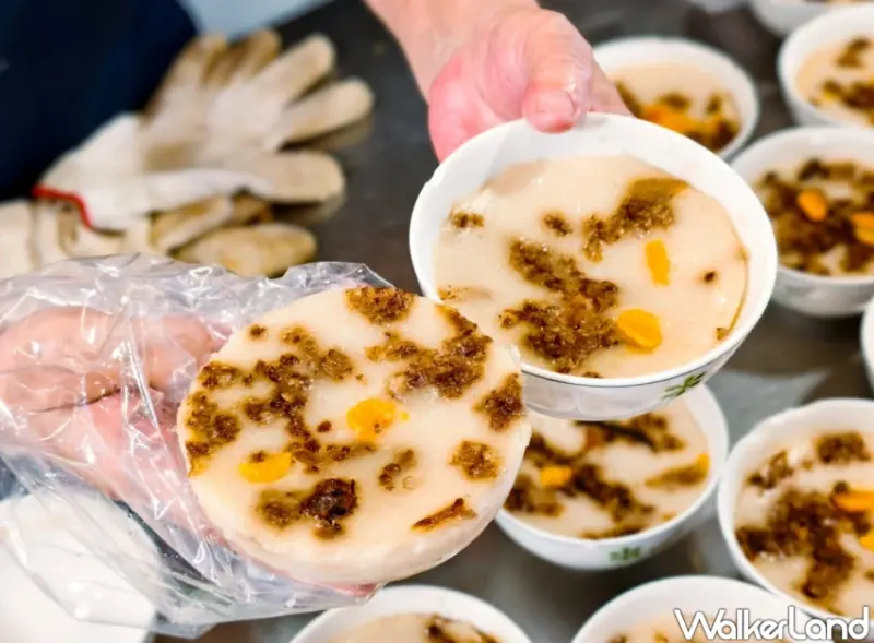 高雄武廟市場美食推薦！雙豪油飯 40年狂賣手作芋粿、草仔粿、菜頭粿、碗粿。