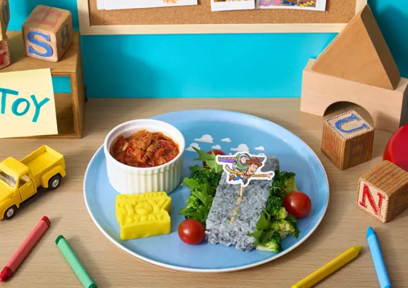 玩具總動員30週年咖啡廳！熊抱哥焗烤超Q，東京、名古屋、大阪都有、預約方式一次看。