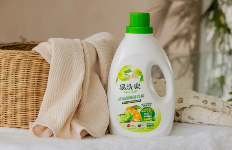 暑假開心戶外出遊，回家面對沾染旅途印記的衣物瞬間心累……怎麼洗才輕鬆又安心？家事達人們秘訣大公開，這樣洗衣不僅好沖好洗還超安心！