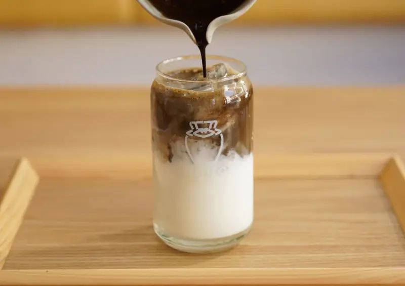 京都必買伴手禮！HOHO HOJICHA 焙茶專賣店必逛，焙茶奶凍首次亮相。