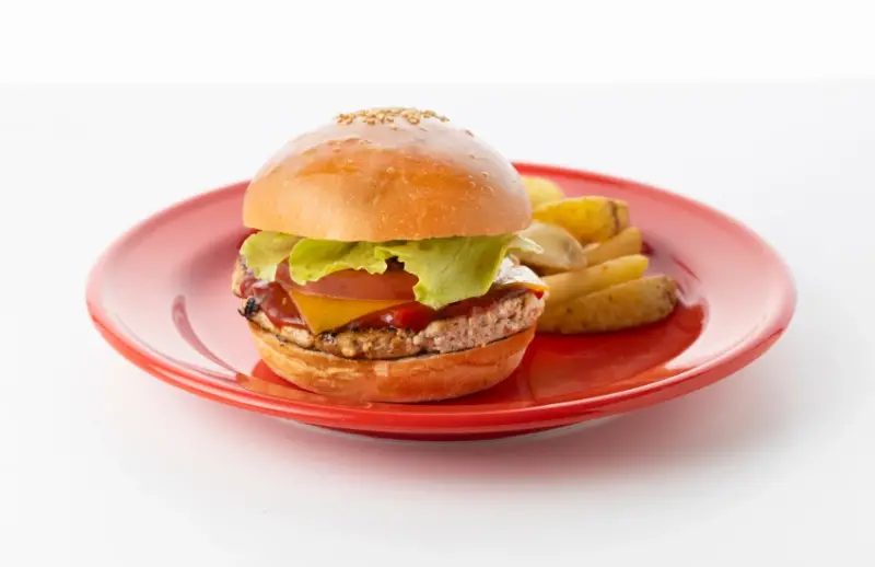 ▲用高畑勳展特製包裝紙上菜,成為人氣期待料理。