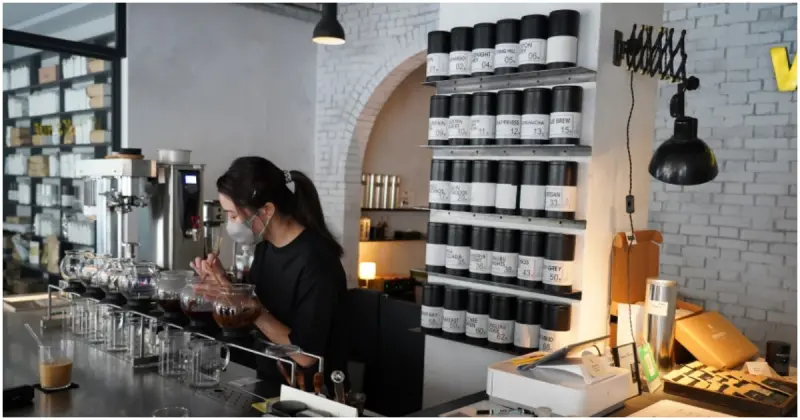 台中茶館推薦！WORKSHOP TEA HOUSE 文青模範街新據點，30款茶飲搭配巴斯克。