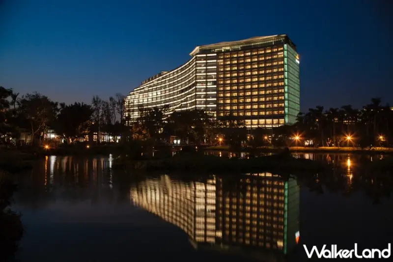 誠品行旅神助攻！「少年PI」舞台劇票券優惠、機場接送1次搞定，質感旅程不打烊。