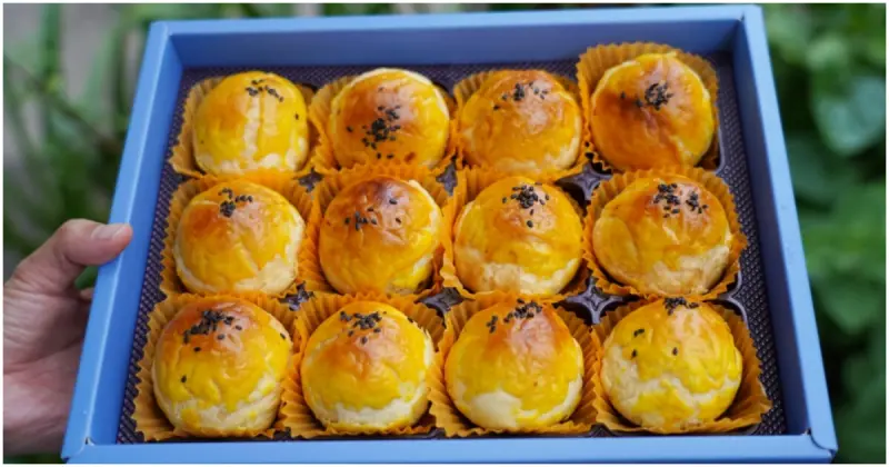 賣爆10萬顆的彰化蛋黃酥！窯幸福手工烘焙  從披薩餐車到蛋黃酥名店，麵包也推薦。