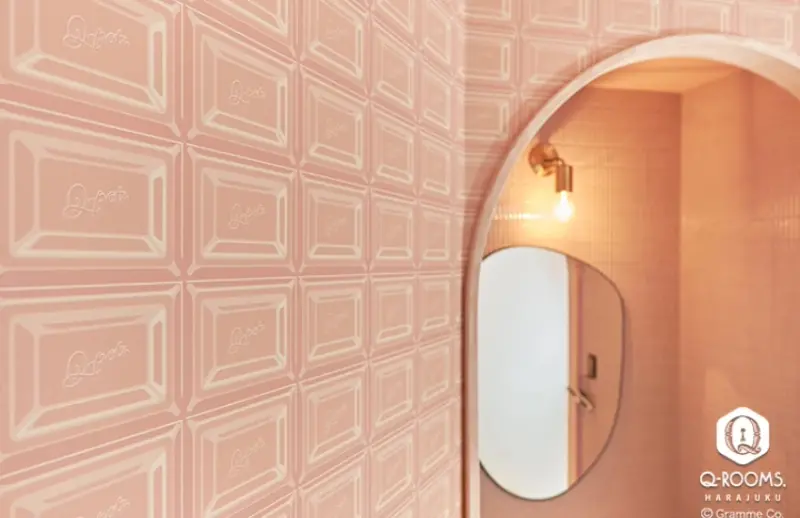 東京原宿新地標Q-ROOMS主題飯店，知名甜點飾品品牌的9間主題房間每間都是驚喜。