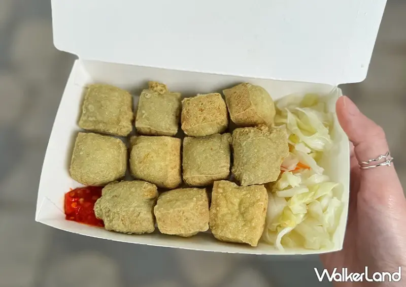 宜蘭臭豆腐推薦！綠色臭豆腐 礁溪必吃美食，這家臭豆腐真的是綠色。