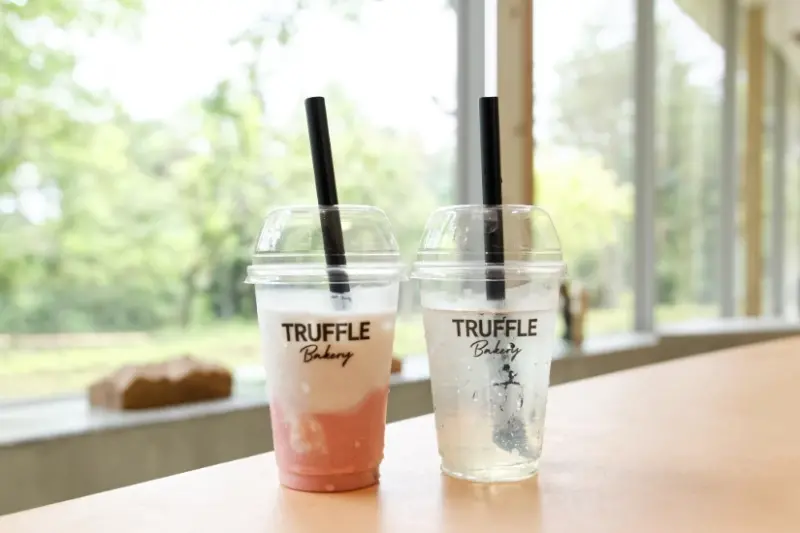 日本超人氣麵包店結合研發室、烘焙坊、咖啡廳於一體，複合型設施插旗山梨南八岳。