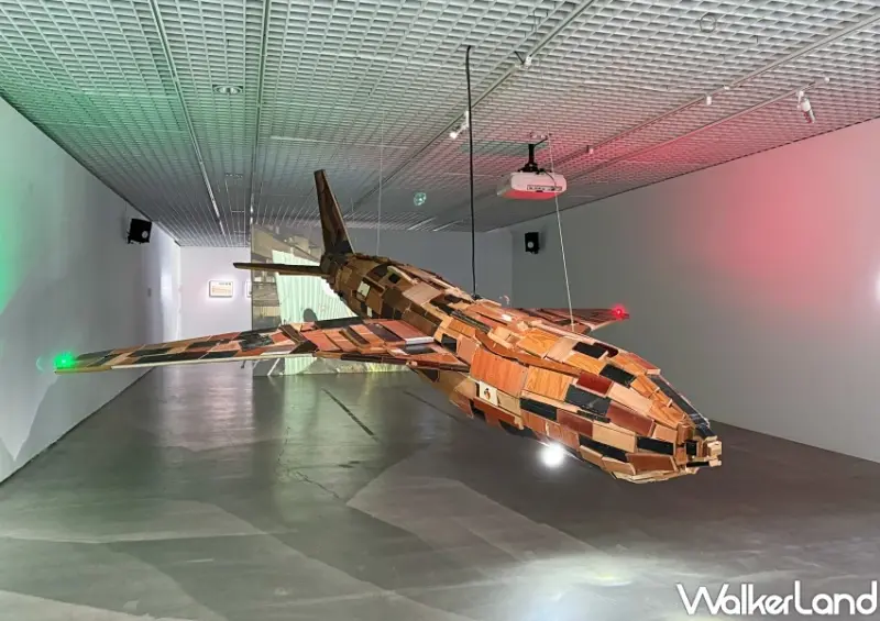 台北新展覽免費入場！北師美術館 亂流展必拍亮點，美術館變機場航廈打卡點。