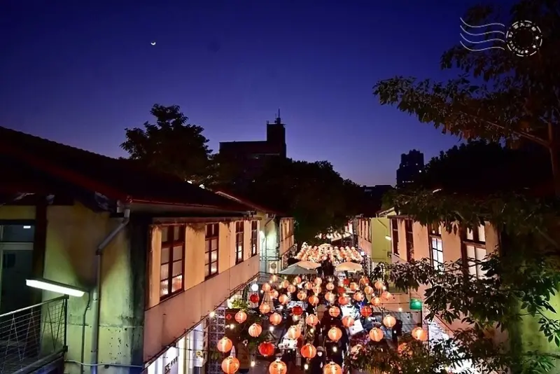 台中西區一日文青風！必去咖啡廳、書店順遊審計新村，一次收藏起來。