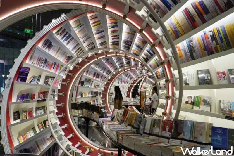 富豪雪糕深圳也吃得到！歡樂港灣香草軟雪糕熱賣，鍾書閣與摩天輪打卡景點一次滿足。