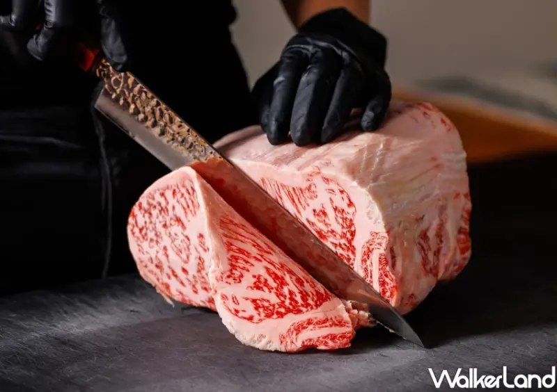 台北燒肉推薦！牛B燒肉大升級2人同行送肉，情人節約會訂這家。