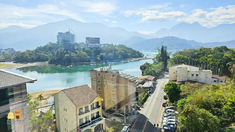 入住即享湖景！南投魚池日月潭住宿推薦，湖光山色盡收眼底。 / 由部落客「D&W黑白雙搭」提供