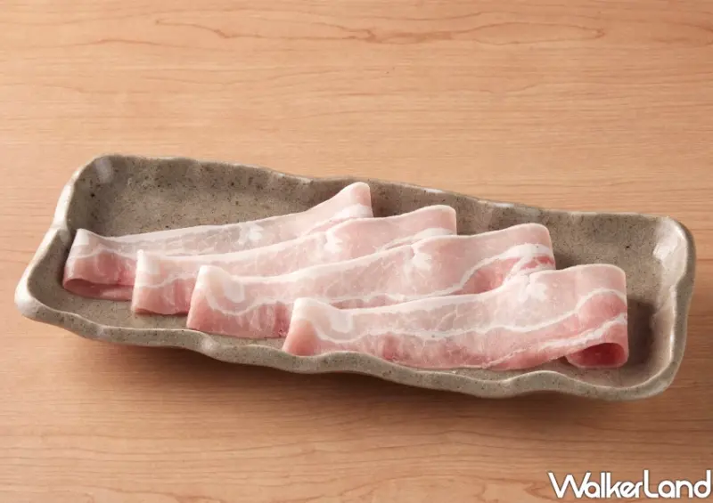 台北雙城街美食加一！黑毛屋日式火鍋380元開吃，多送一盤肉吃超飽。