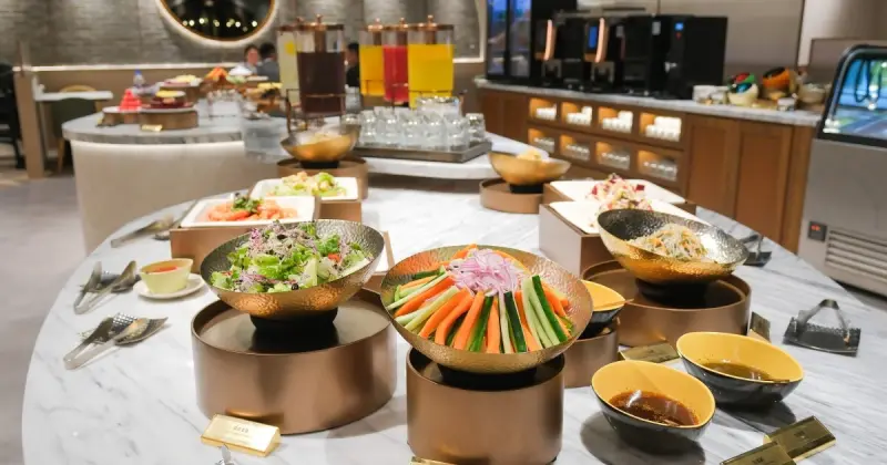 牛排半自助吃到飽回歸！朵頤牛排超過90道菜698元開吃，排餐自助吧吃到飽要衝。