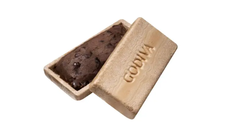 GODIVA推出和菓子最中巧克力，酥脆抹茶和可可香巧克力的和洋融合新滋味。